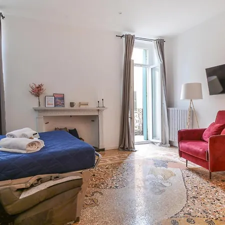 Beautiful In With Kitchenette * Verona